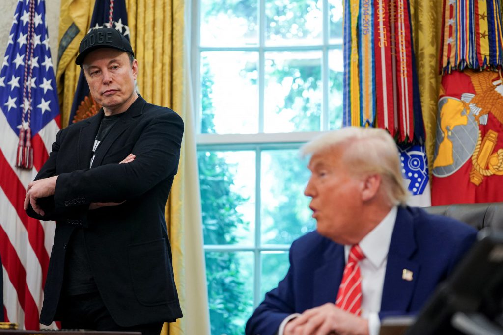 Tuần lộn xộn (09/06 - 15/06/2025): FED chậm chân, Trump - Musk đấu khẩu và Trung Đông cháy nhà