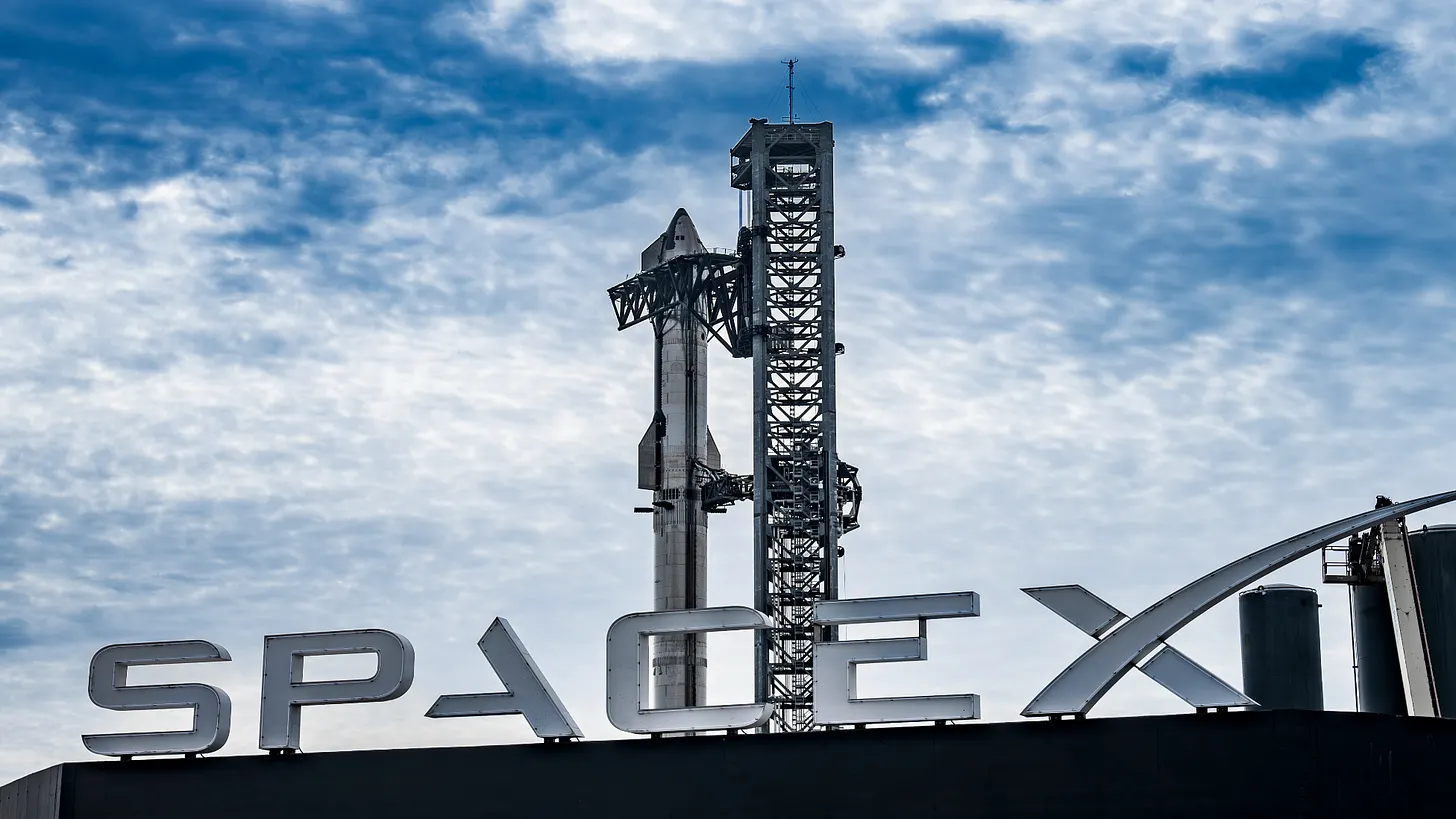 SpaceX nộp hồ sơ IPO: Cuộc lột xác thành 'quái thú' 3 đầu và cơ hội săn cổ phiếu trước giờ G